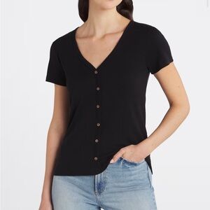 MARKET & SPRUCE
Lilia Short Sleeve Button Front Knit Top